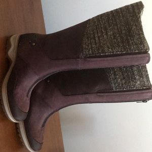 NEW Merrell women’s insulated maroon/brown boots Size 8 15.5” height